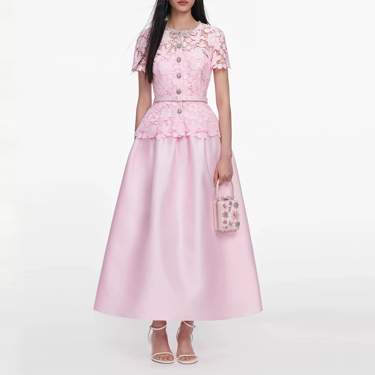 Elegantes Perlen-Diamant-Luxus-Stickerei-Abendkleid für Damen Sommer Kurzarm Ausgehöhltes Spitzen-Patchwork-Gürtel-Langes Kleid