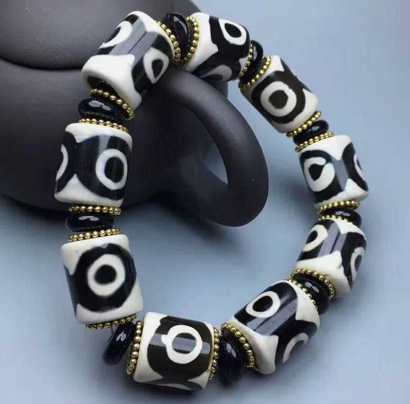 Tibetan Patina Old Oily Black White Agate Dzi * 3 Eyes* Bead Bracelet M3191