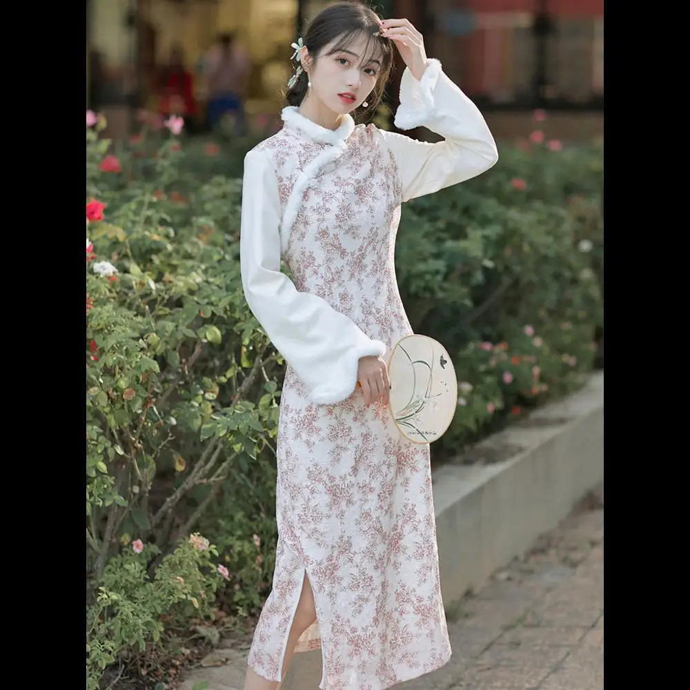 

Autumn/Winter Cheongsam 2023 Thick Retro Plush Collar Elegant Large Sleeve Young Girl Thickened Chinese Style Dress in Winter