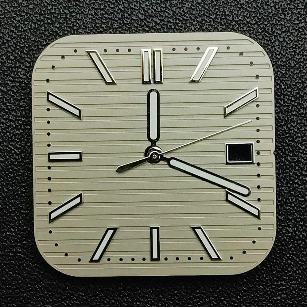 NH35 スクエアダイヤル時計ダイヤルメンズ腕時計カスタマイズされたロゴダイヤルカラー発光ダイヤル NH35 ムーブメント時計アクセサリーに適しています