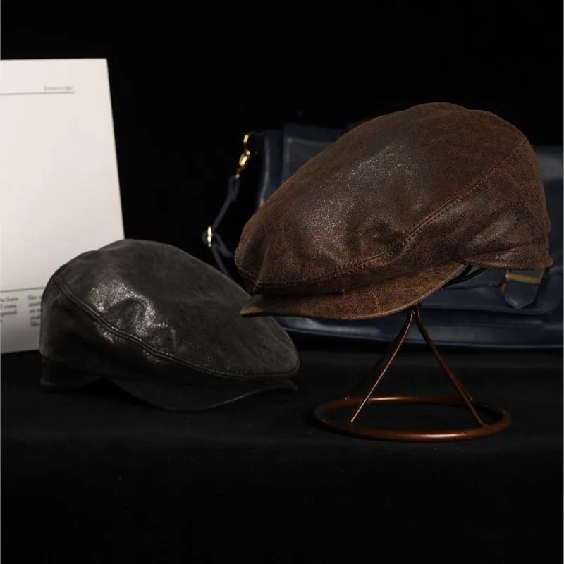 

Hand-stitched frosted cowhide beret mid-aged sheepskin with a vintage leather front cap for men