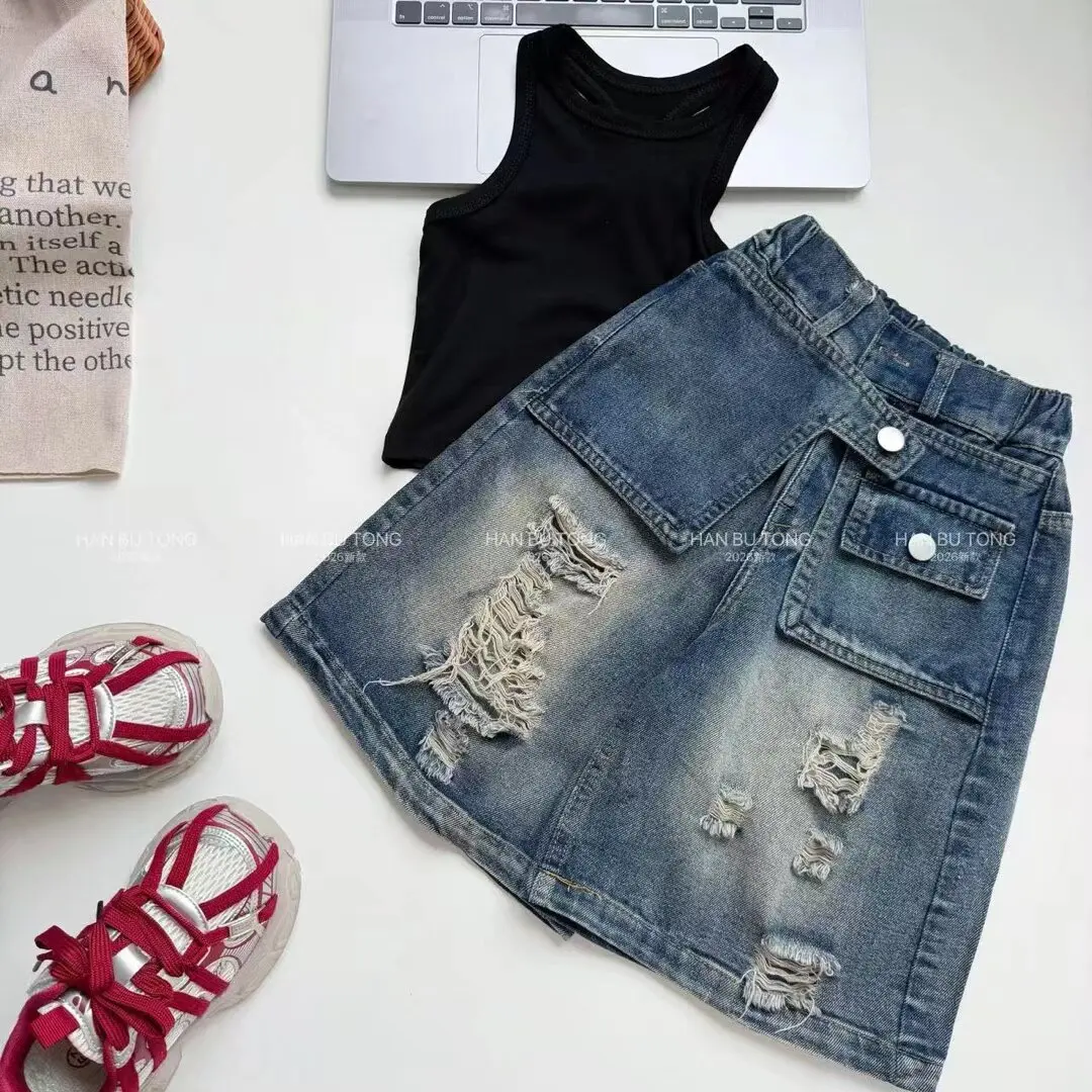 Girls' Set New Mid sized Children's Short sleeved T-shirt Children's Fashionable Girls' Cowboy Five point Shorts Two piece Set