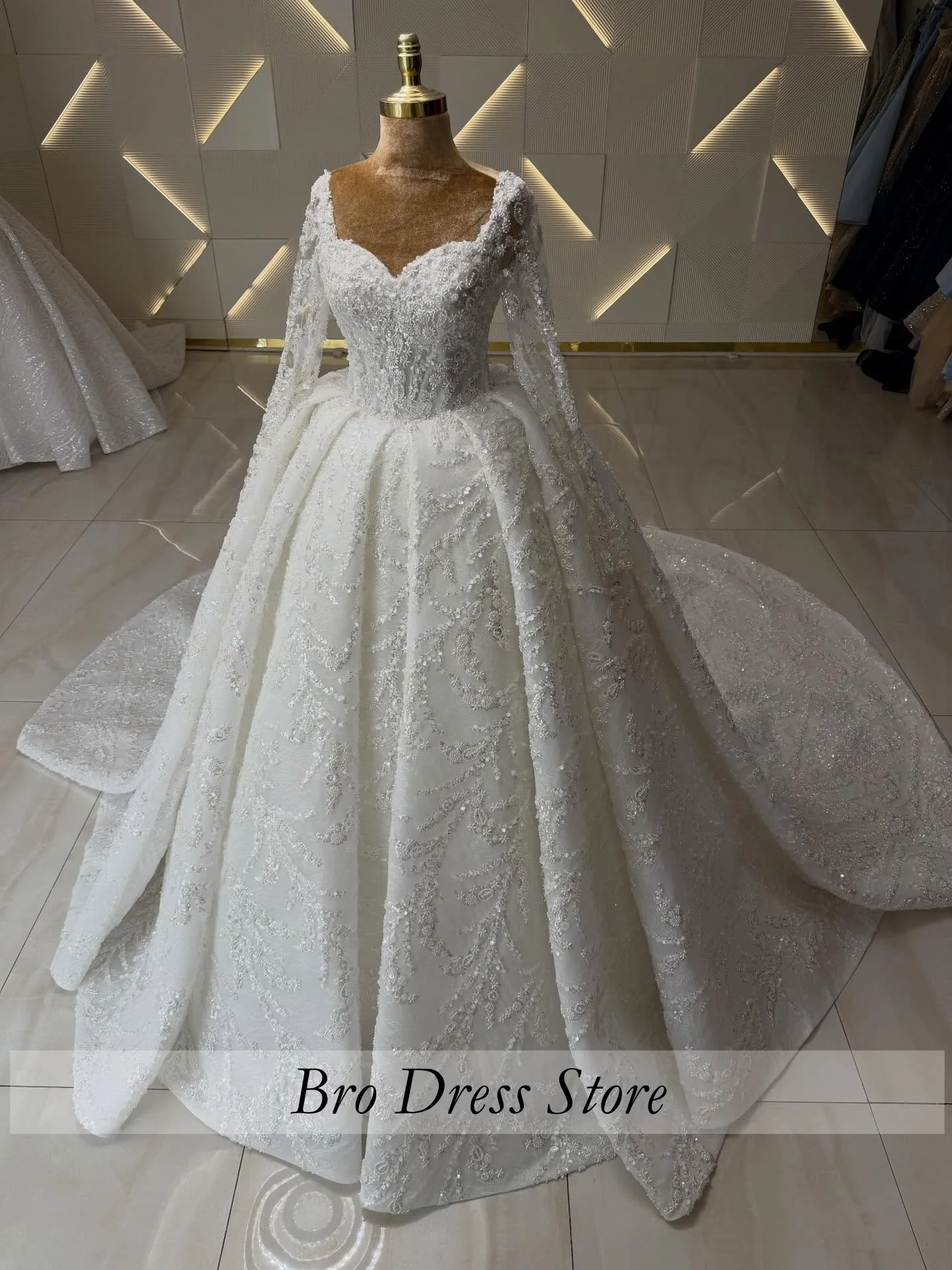 Customized Luxury Long Sleeve Wedding Dress V Neck Lace Bridal Gown Princess A Line Ball Gown For Bride Vestido De Novia