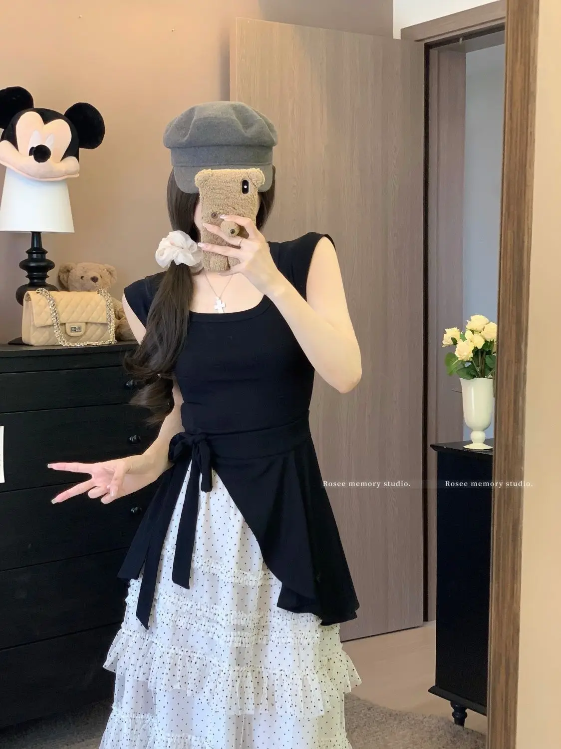 เอวแคบผู้หญิงเสื้อTอเนกประสงค์อารมณ์บินแขนเสื้อยืดฤดูร้อน 2025 สีทึบสแควร์คอด้านบน