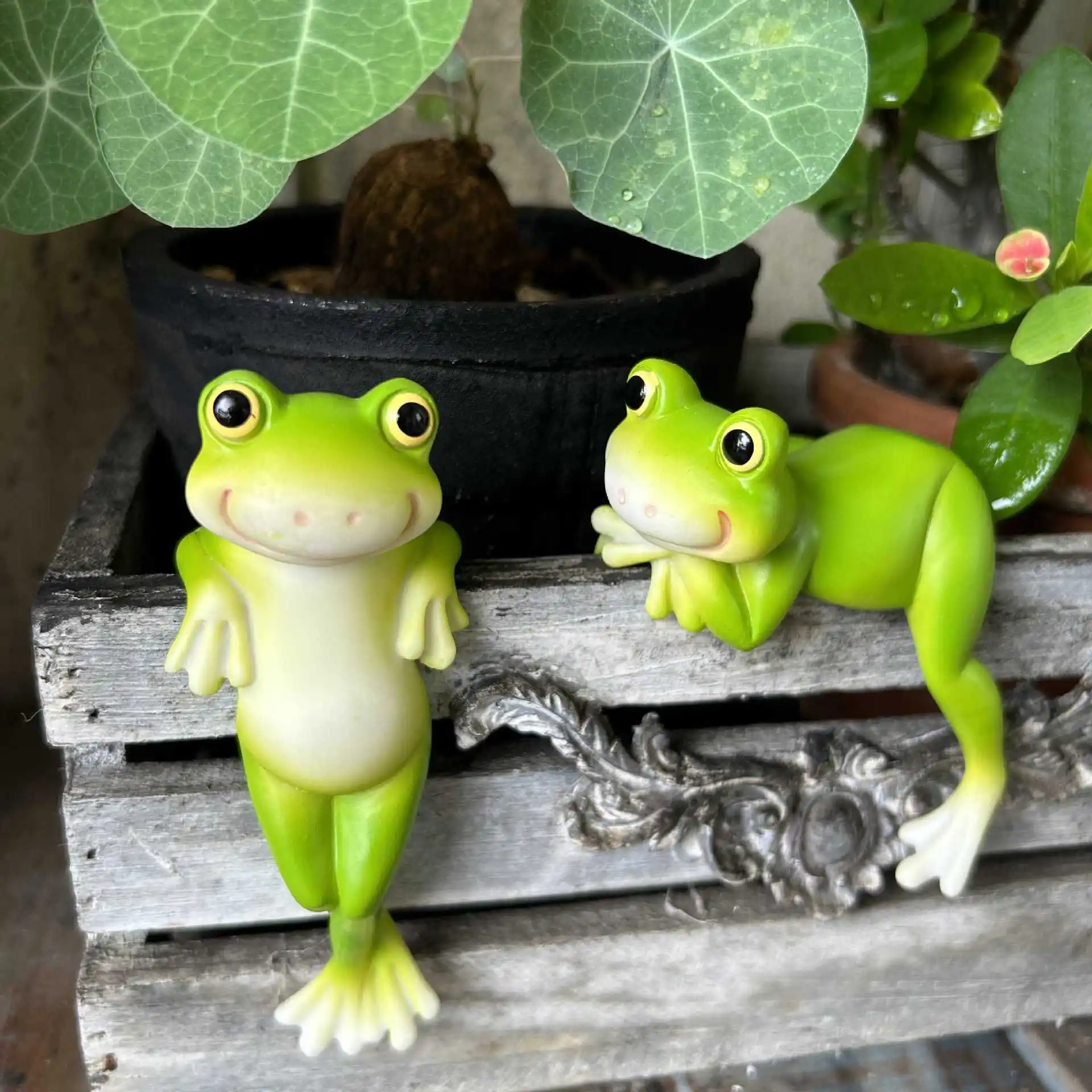 

Green Frog Hanging Ornament Indoor Outdoor Decor For Garden Aquarium Pond Pot Frog Patio Balcony Yard Home Decoration Craft Gift