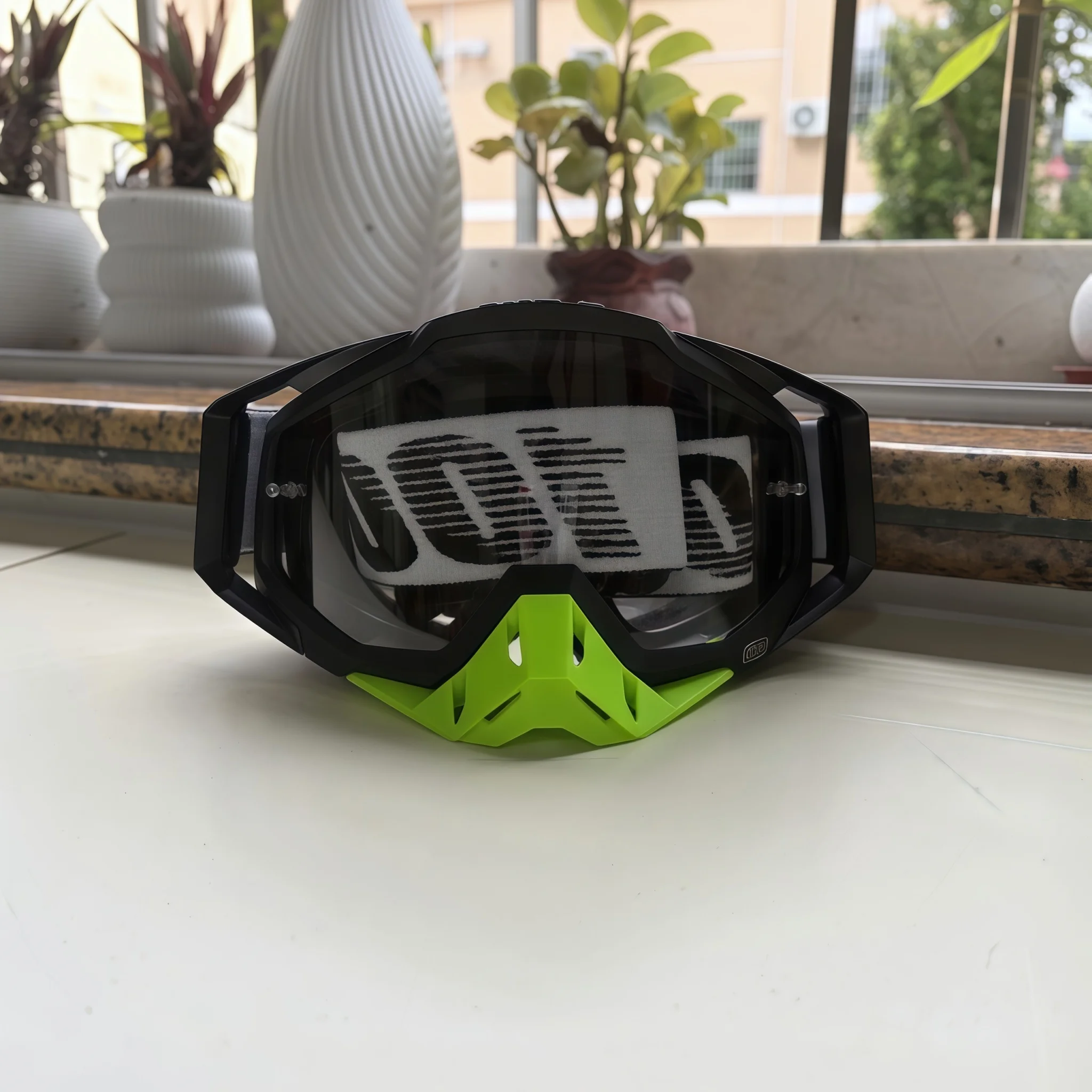 Tough Sports Goggles Multiple Color Options Clear Coated Lens Debris‑Resistant PC Lens Elastic Strap Outdoor Riding Gear