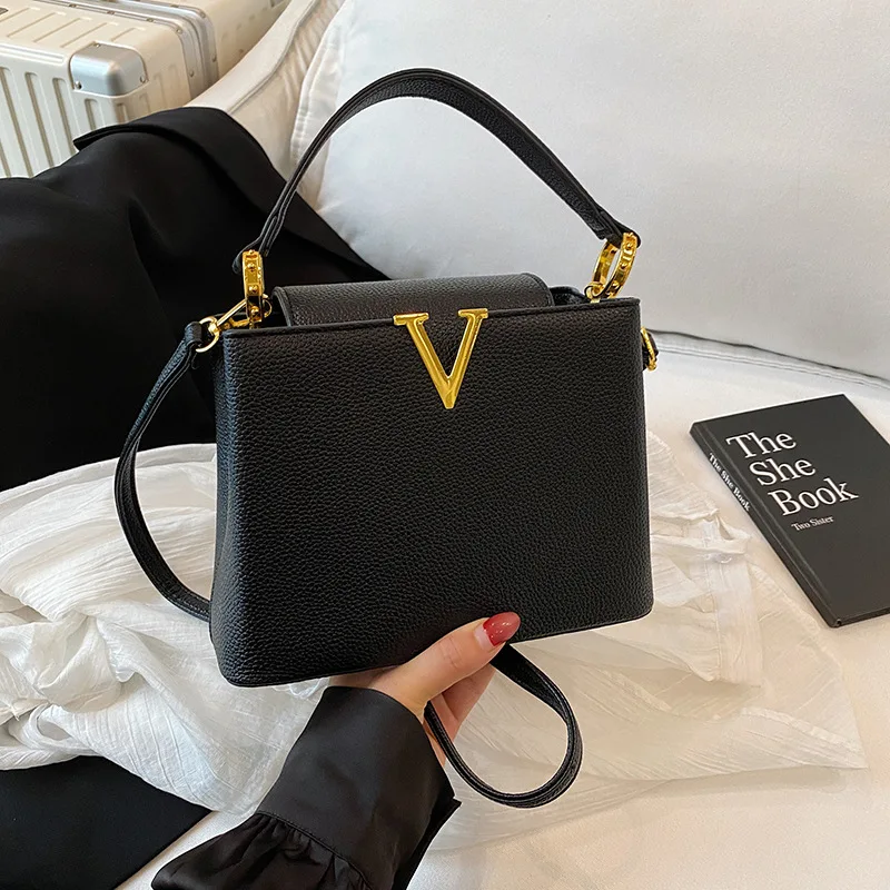 

Скульптурная сумка-хобо из нержавеющей стали 2025 года, женская сумка-трансформер с верхней ручкой и сумка через плечо, веганская кожаная сумка «день-ночь»