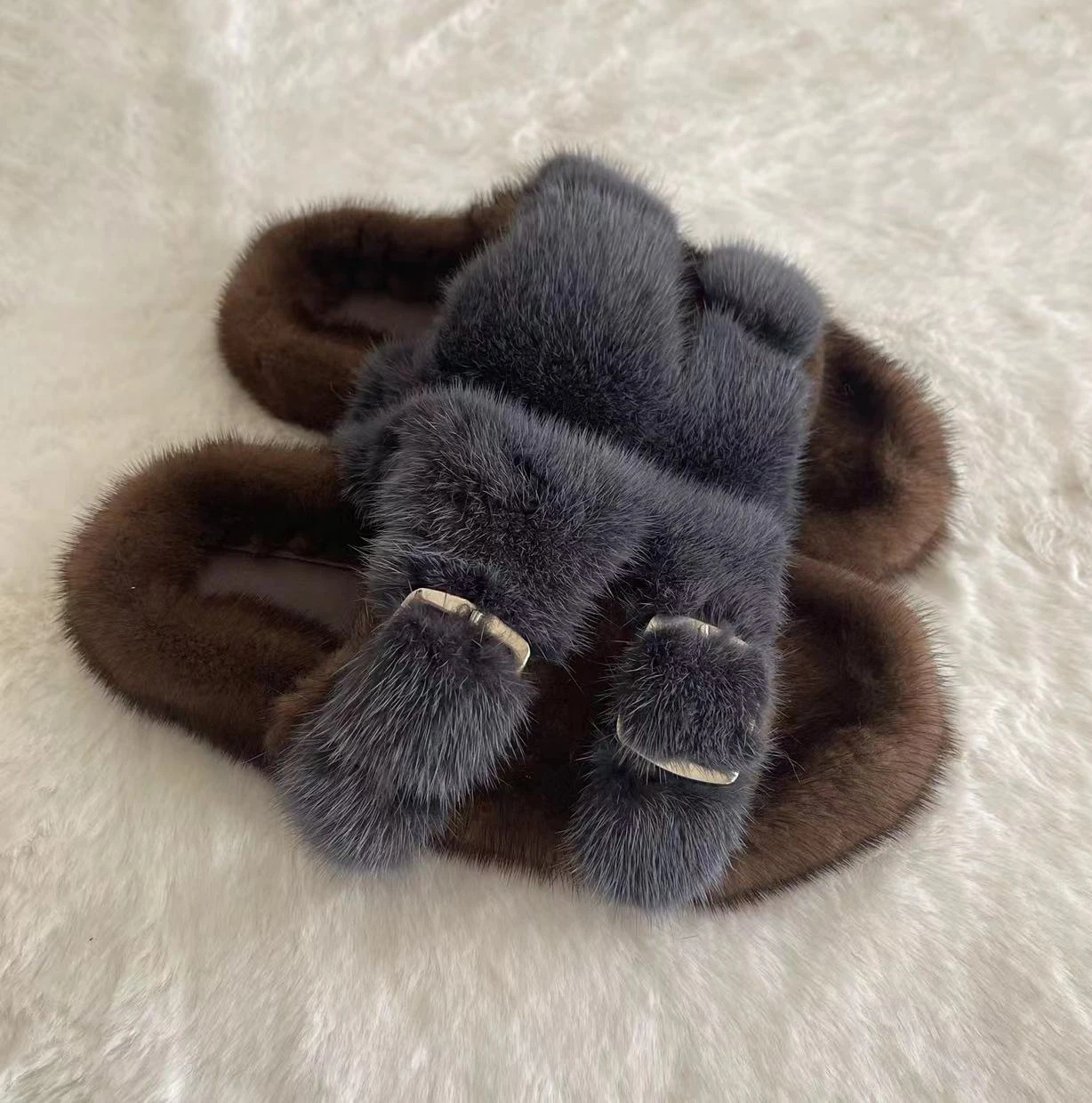 Women\'s and Men\'s Mink Shoes Genuine Mink Fur Slippers 2-Tone Slides