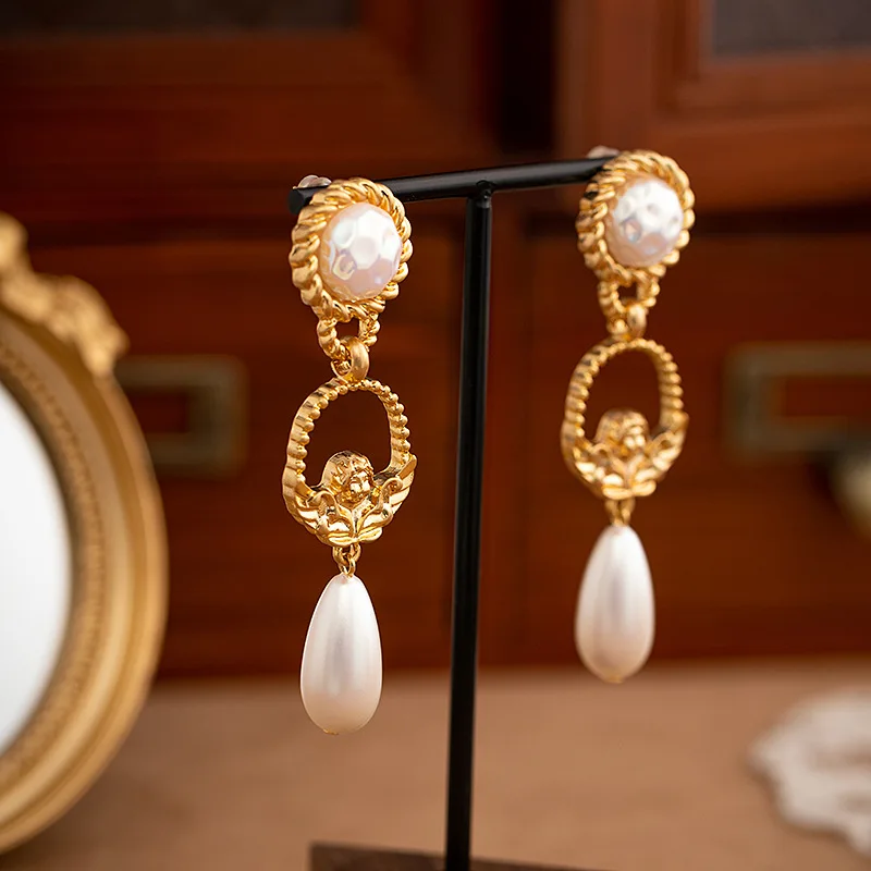 

Vintage Pearl Earrings Women's Long Style Medieval Little Angel Earring French Temperament Niche Ear Accessories