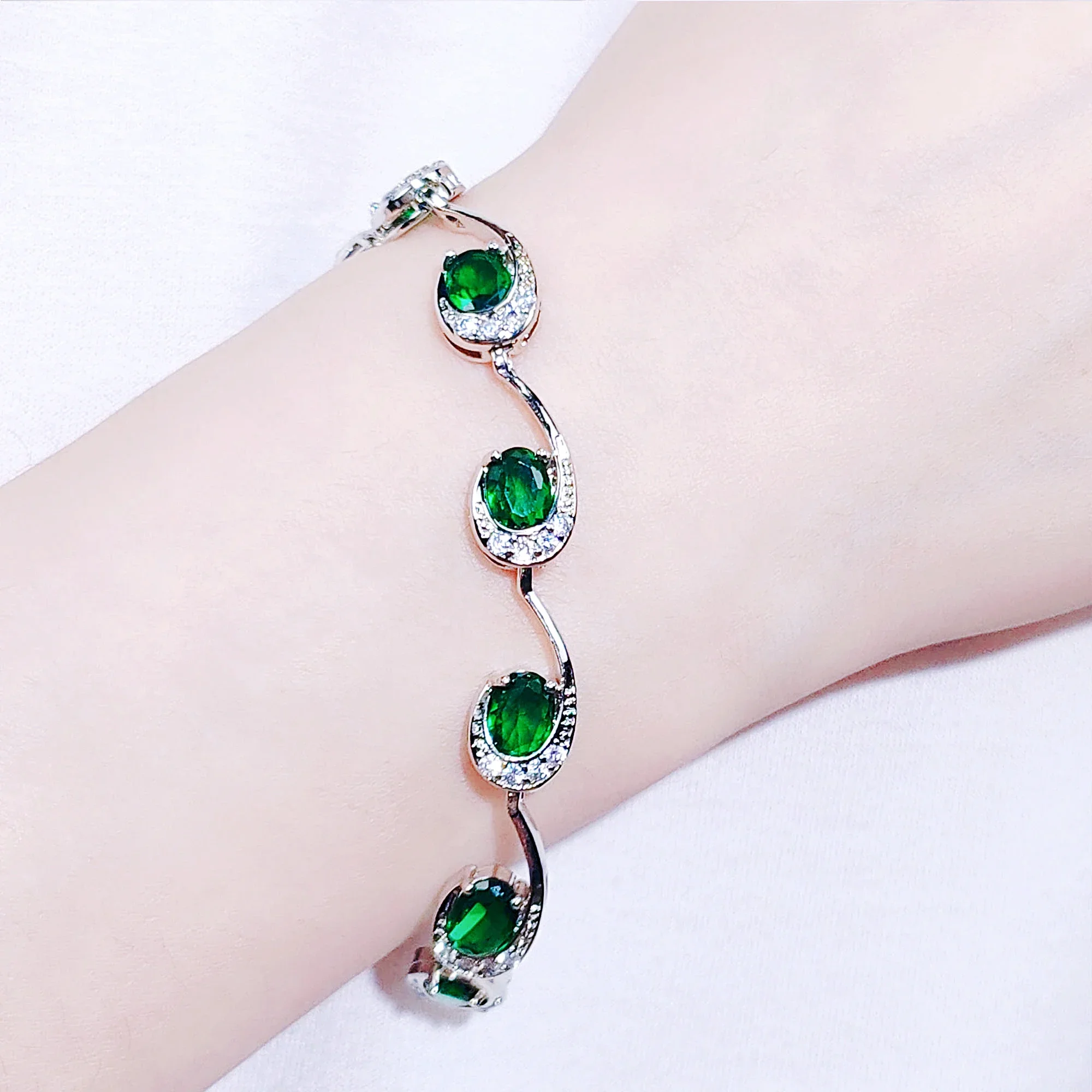 

Emerald olive copper plated zircon bracelet temperament high-grade sense bracelet