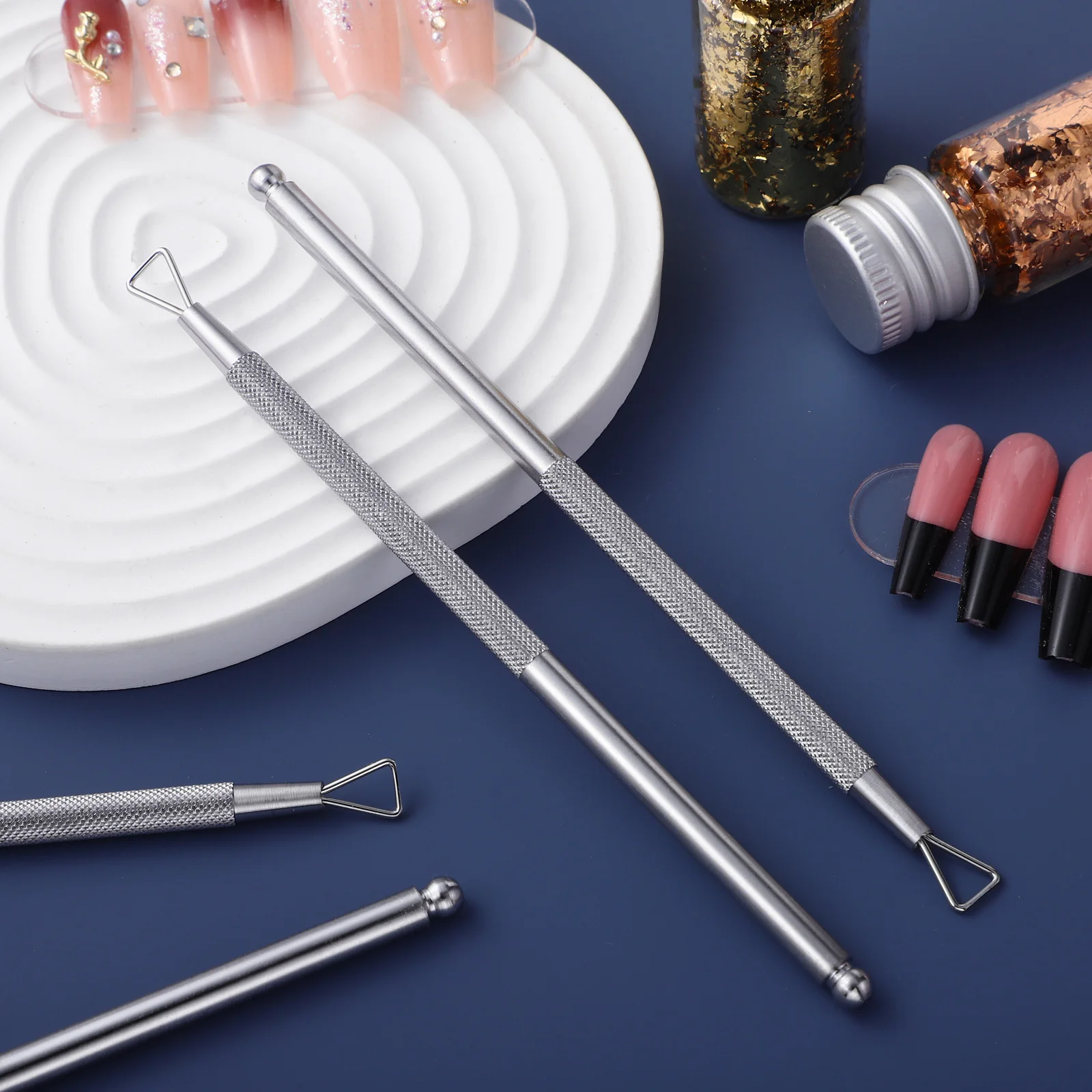 4 قطع من مكشطة الأظافر المثلثة المصنوعة من الفولاذ المقاوم للصدأ عالية الجودة لتصميم فني سهل إزالة البولندية باللون الفضي #1