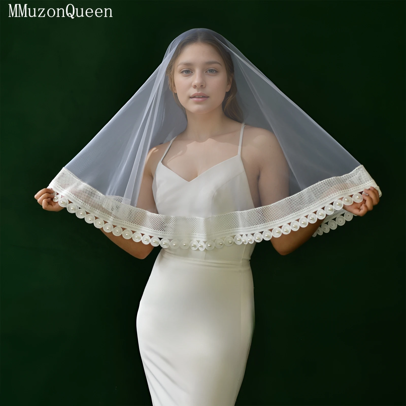 

Mmq Elegant Temperament Lace Lace With Handmade Pearls Wedding Dedicated Bride White Headdress Hairless Comb Can Be Customi M36