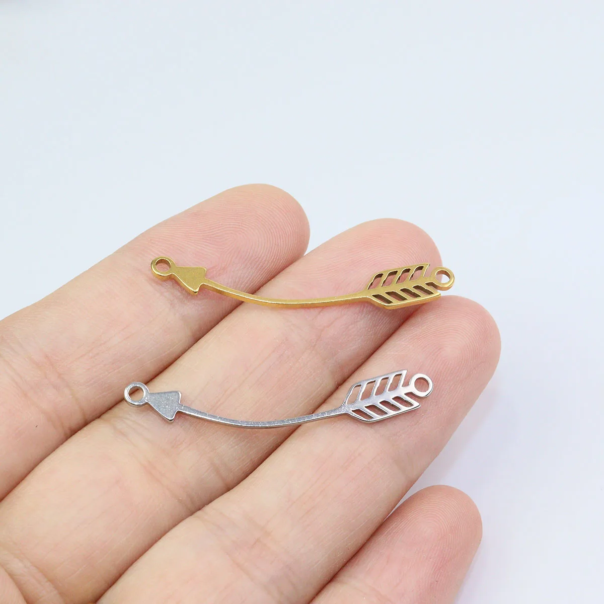 10pcs Wholesale Stainless Steel Arrow Charms Pendant DIY Necklace Earrings Bracelets Vacuum Plate Unfading 2 Colors