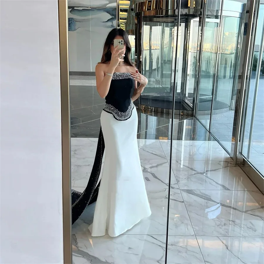 Customized Elegant Black & White Strapless Mermaid Floor Length Dresses Women Beaded Trailing Formal Evening Party Prom Gown