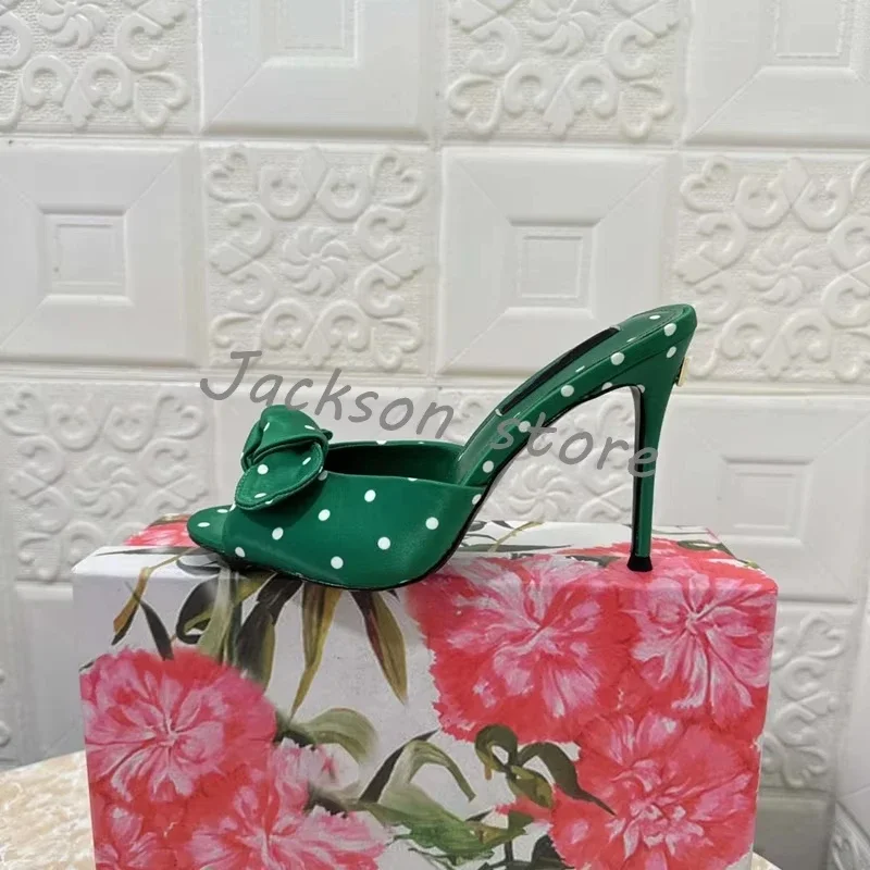ريترو الأخضر رصدت الحرير عالية الكعب النعال للنساء لباس خارجي موضة القوس الجلود الصيف الصنادل الراحة المفتوحة الأصابع سيدة الأحذية