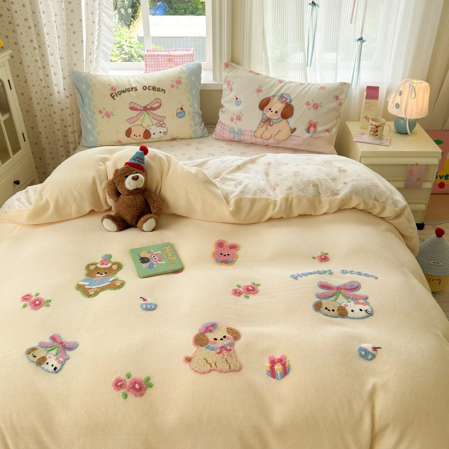 

Мягкий комплект постельного белья из хлопкового молочного вельвета с вышивкой, 4 предмета, приятный для кожи, осенне-зимний, милый стиль, с рисунком кролика