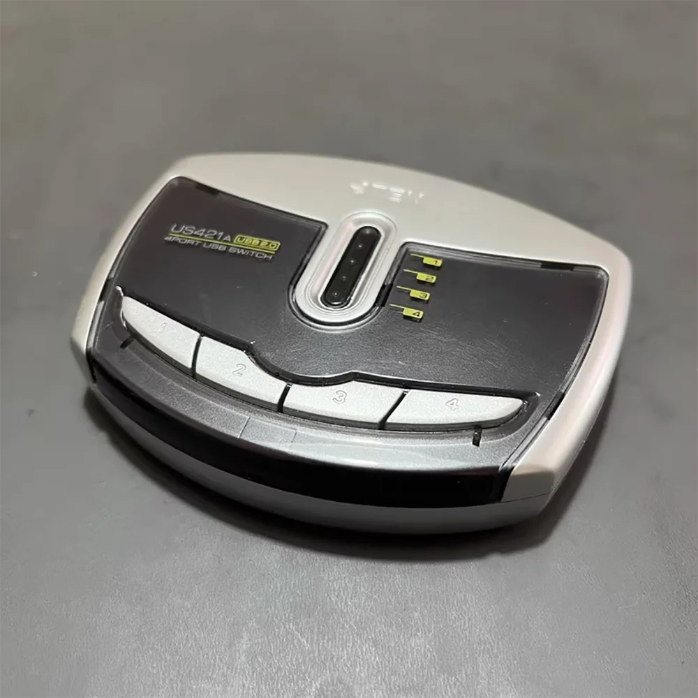 Przełącznik udostępniania z 4*USB US421A