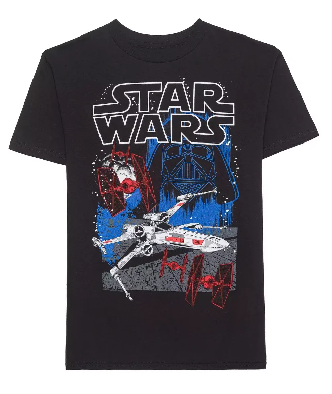 camisetas-soltas-e-confortaveis-de-manga-curta-para-homens-e-mulheres-com-estampas-tematicas-de-star-wars-na-rua