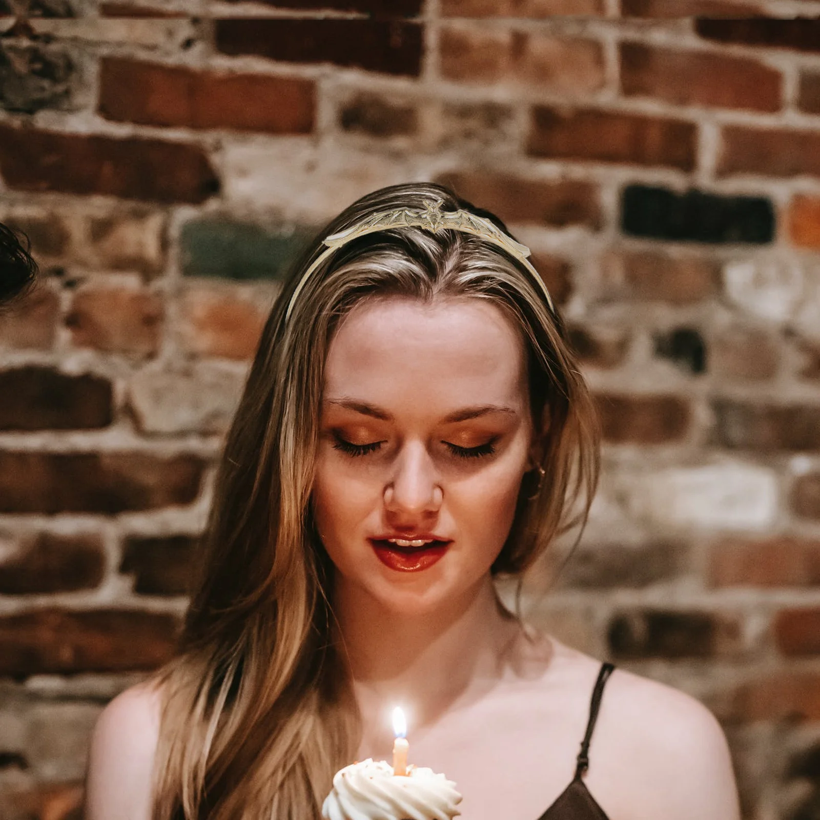 

Головной убор с дизайном летучей мыши, легкая повязка на голову из сплава для Хэллоуина, вечерние аксессуары для косплея, декоративный обруч для волос