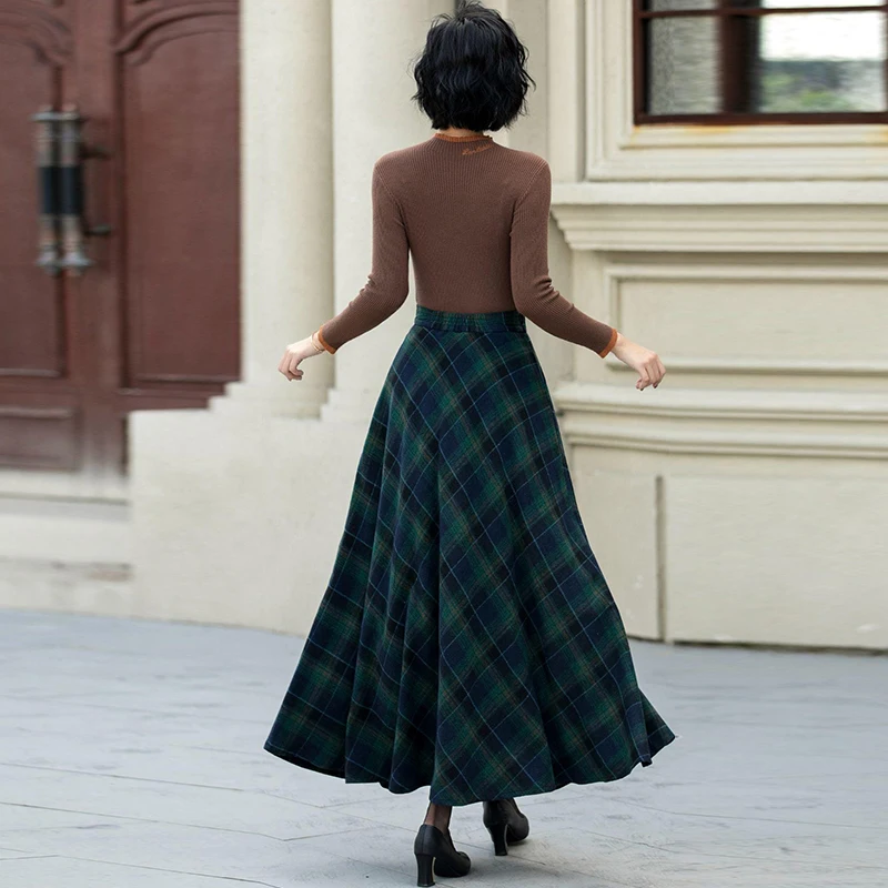 2026 Autumn and Winter New Style Retro Dark Green Plaid Woolen Skirt High-Waist A-Line Slimming Flared Long Skirt for Dancing