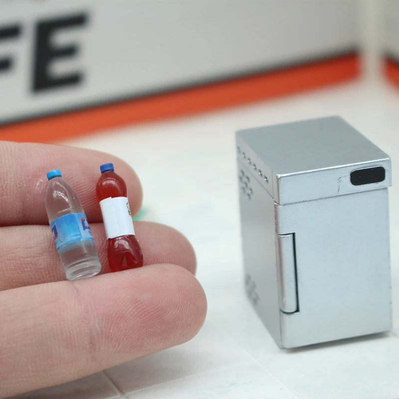 1 Juego de refrigerador para casa de muñecas 1/12 con botella de bebidas, decoración de cocina en miniatura para casa de muñecas, accesorios de escena para casa de muñecas