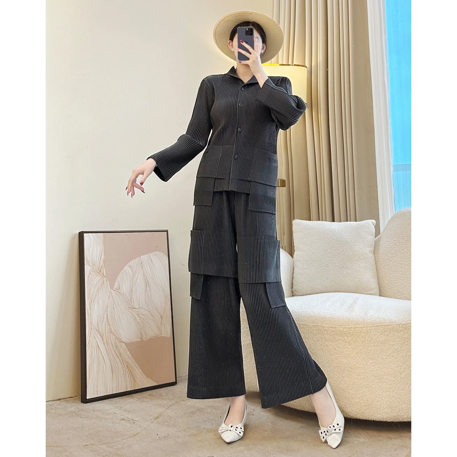 

Miyake Pleated 2025 Autumn and Winter Pleated Red Suit Women's Fashion New Fashionable Casual Dress Two-piece Set Pleated