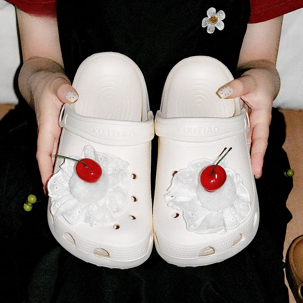 

Sweet Cherry Cake Hole Hole Shoes Women's Beach Sandals 2025 Summer New Style Hollow out Design Comfortable Slip-On EVA Flats