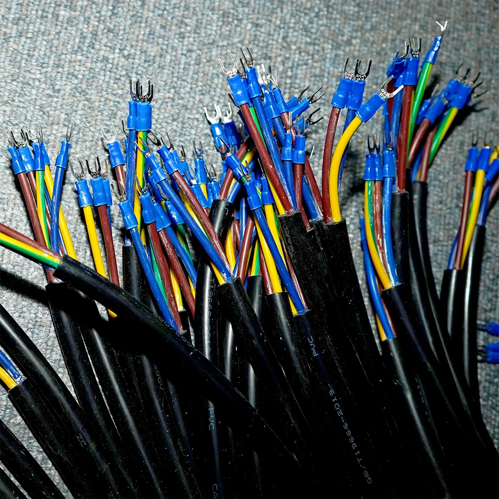 Fabrieksprijs LED-displaykabel 2,5 vierkante AC drie-core zuiver koper U-vormige interface netsnoer LED binnen-buitenscherm