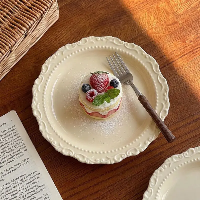French Embossed Ceramic Dessert Plate,Beaded Edge Fruit Salad Snack Dish,High-End Porcelain Fashion Tableware for Home Kitchen