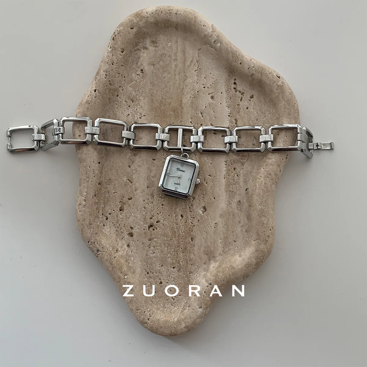Original women's watch, stylish and exquisite quartz watch with pendant design, perfect as a birthday gift for women.