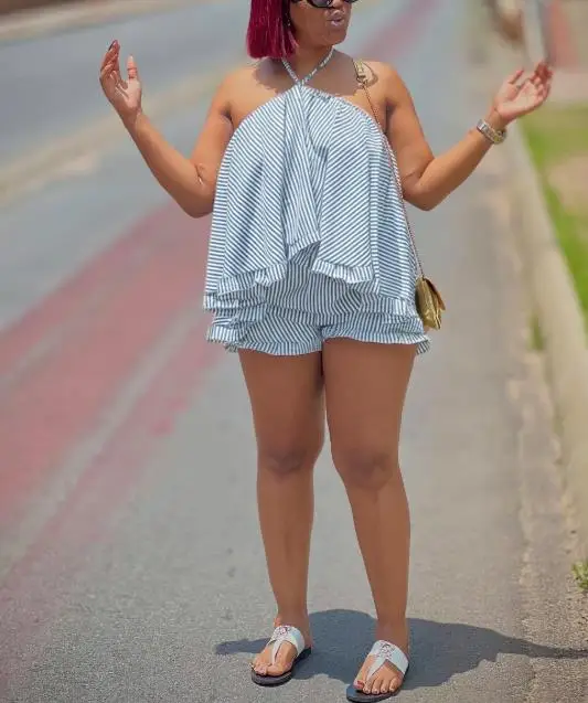 

Комплект из двух предметов: женский наряд весна-лето 2026, новый, без рукавов, с вырезом халтер, с открытой спиной, свободный полосатый топ и повседневные шорты