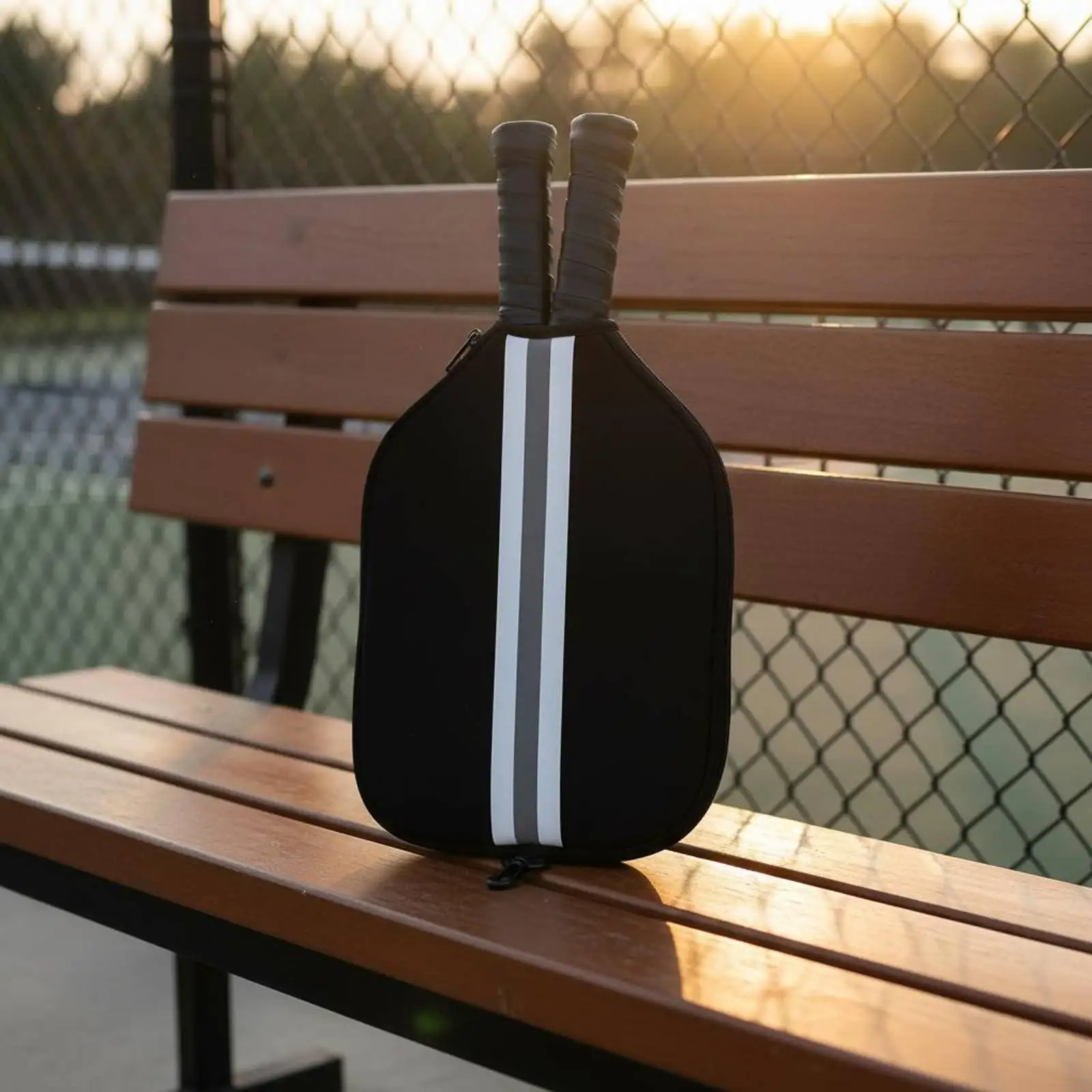 Durable Pickleball Racket Case Neoprene Paddle Shield Zipper Pouch Portable Clip on Bag for Court Storage Travel Gifts for