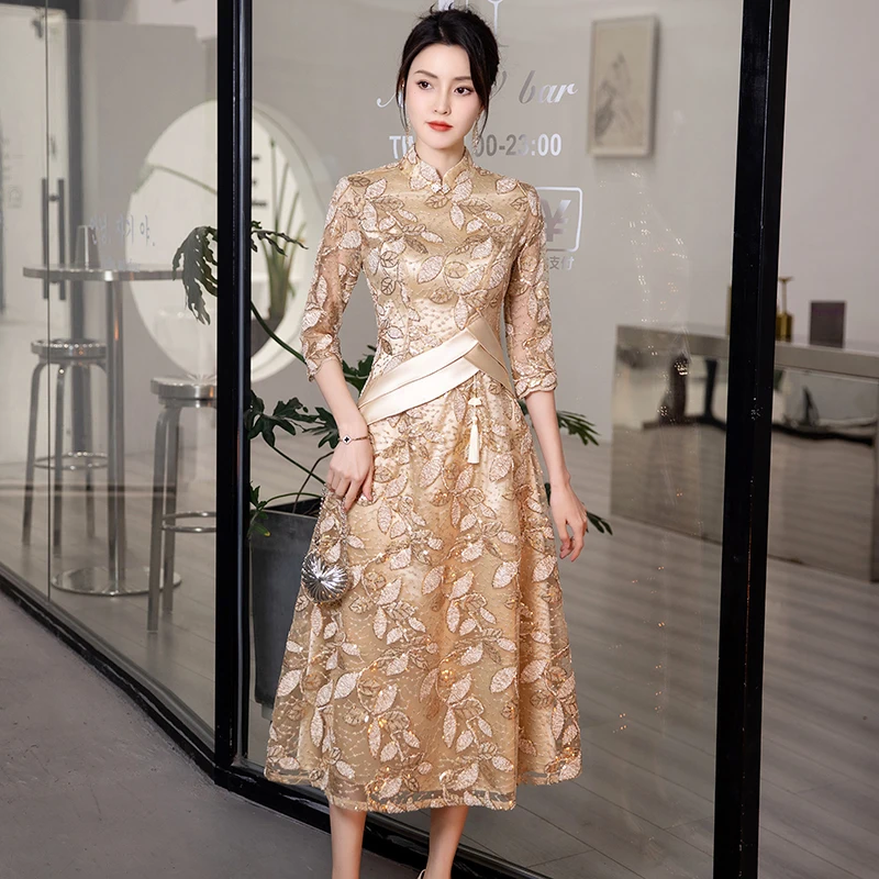 

Champagne Lace Mother Of The Groom Dresses Vintage High Neck A-Line Tea-Length Women Wedding Guest Dresses