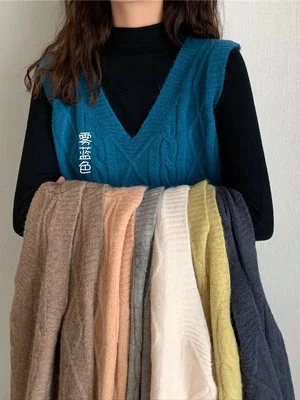 

Knitted Sweater Vest Women's Short Sleeveless V-Neck Pullover Top Autumn Winter New Arrival Polyester Fiber Loose Fit Style