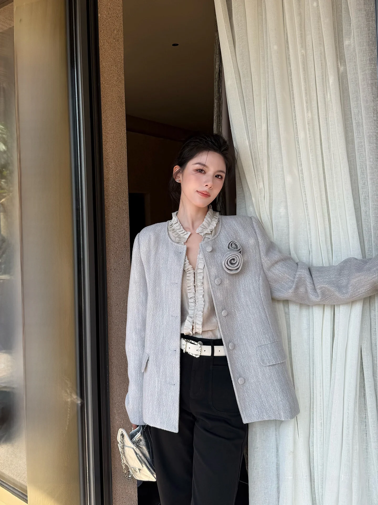 

Young Elegant Women's Woolen Jacket with Built-In Chest Flower Durable Standard Fit Fashionable Tea Olive Rich Girl Style