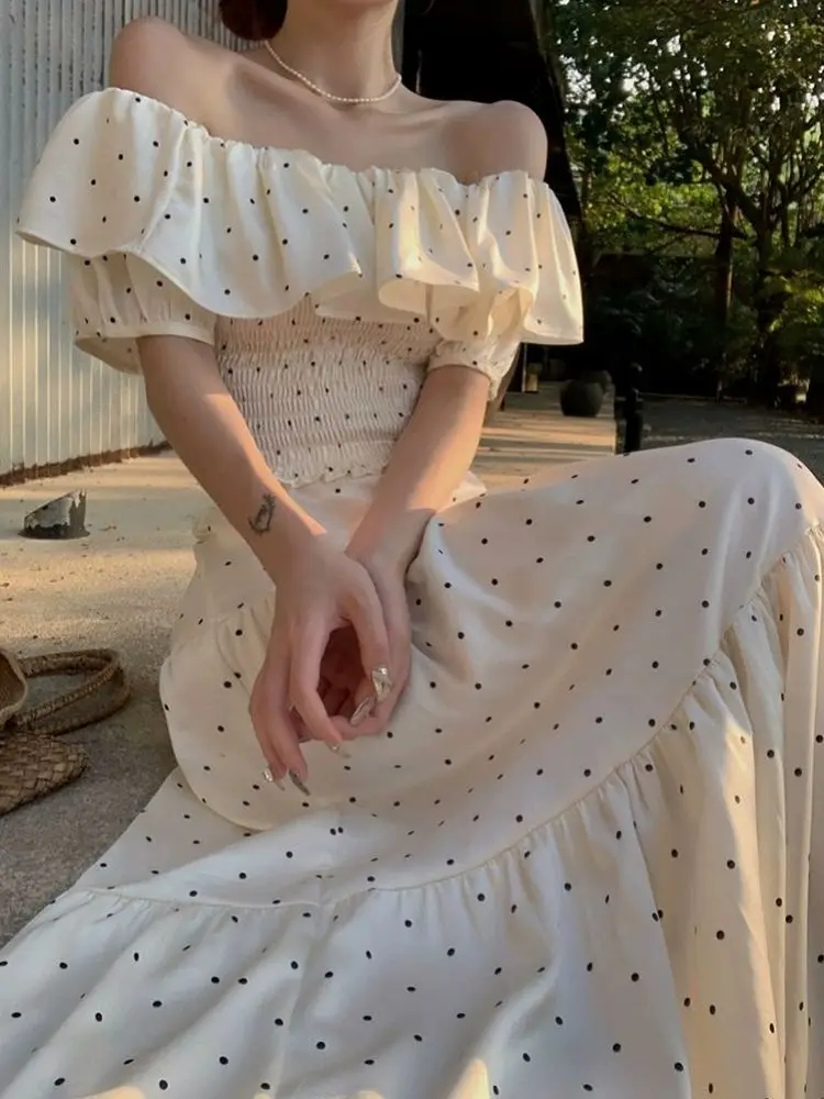 

Summer Vacation Style Fairy Temperament Polka Dot Set, One Shoulder Lotus Leaf Edge Shirt, Waist Cinched, Fluffy Skirt for Women