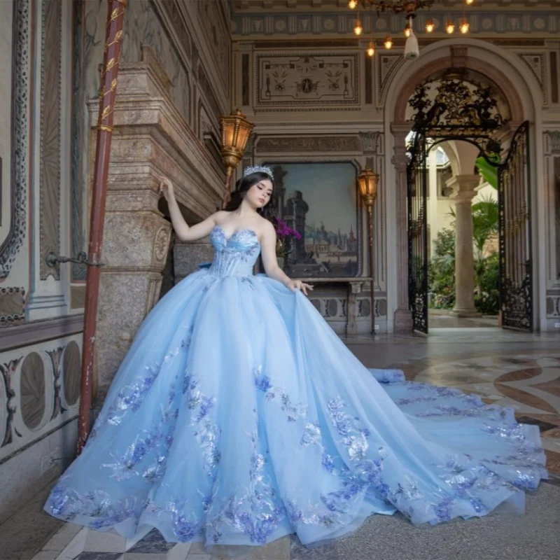 

Синее платье для квинсеаньеры с открытыми плечами, блестящими цветами, кристаллами, многослойной отделкой, длинным шлейфом и бантом, платья для 15-летия. ﻿ Индивидуальный заказ