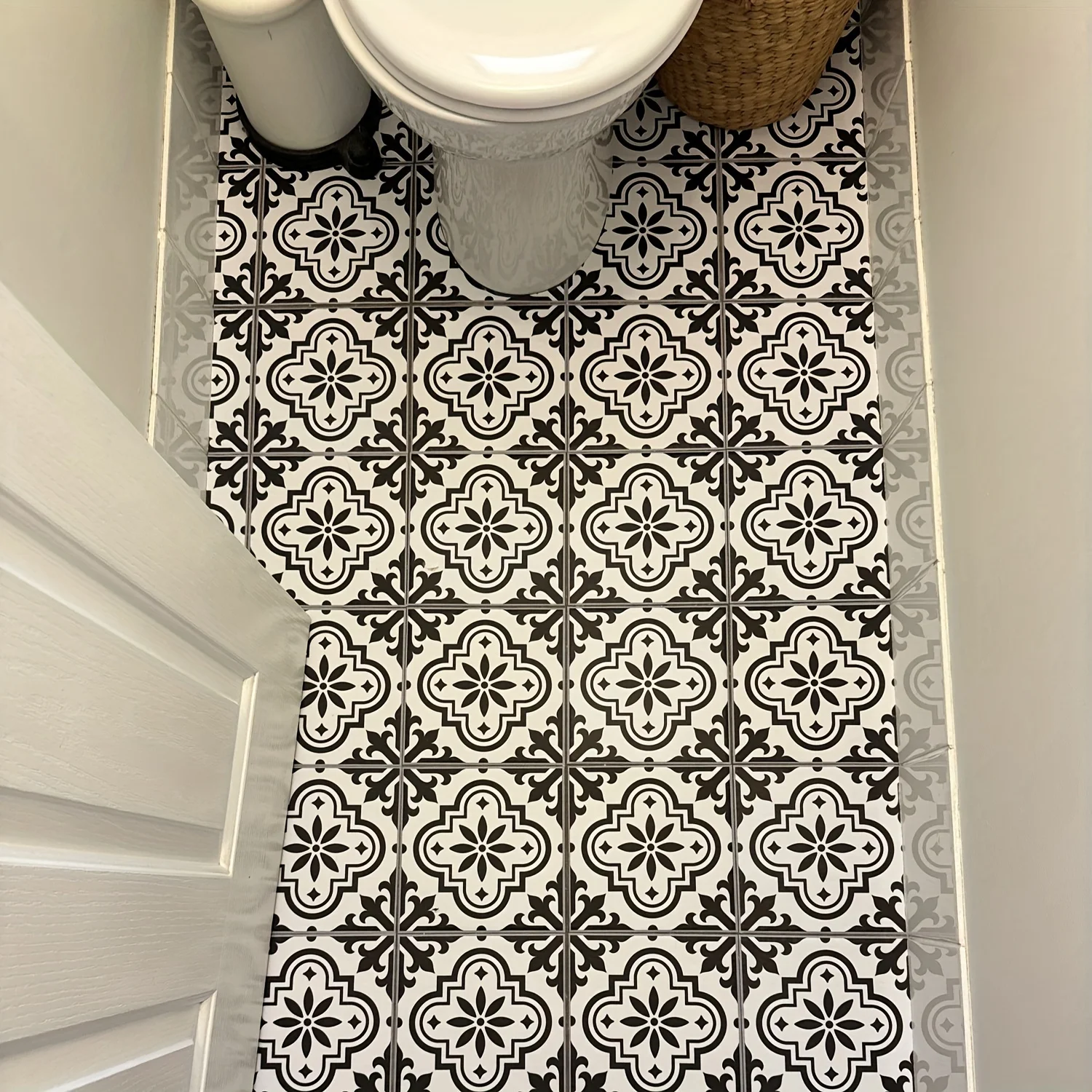 12PCS Moroccan style black and white pattern floor sticker waterproof non-slip home decoration self-adhesive tile sticker