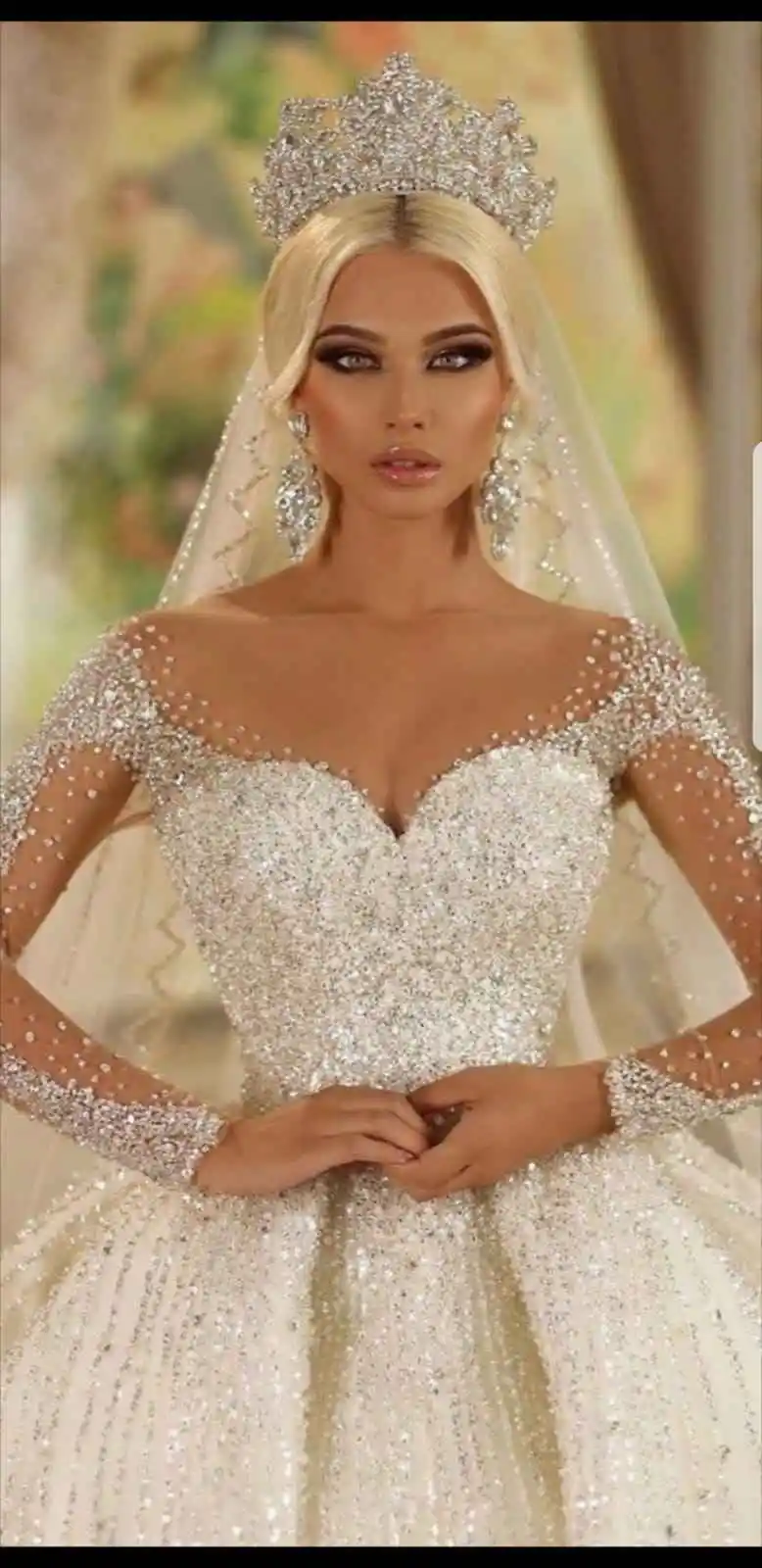 Customized New Custom High Quality Bridal Long Sleeve Made Lace Diamond Trailing Wedding Dress