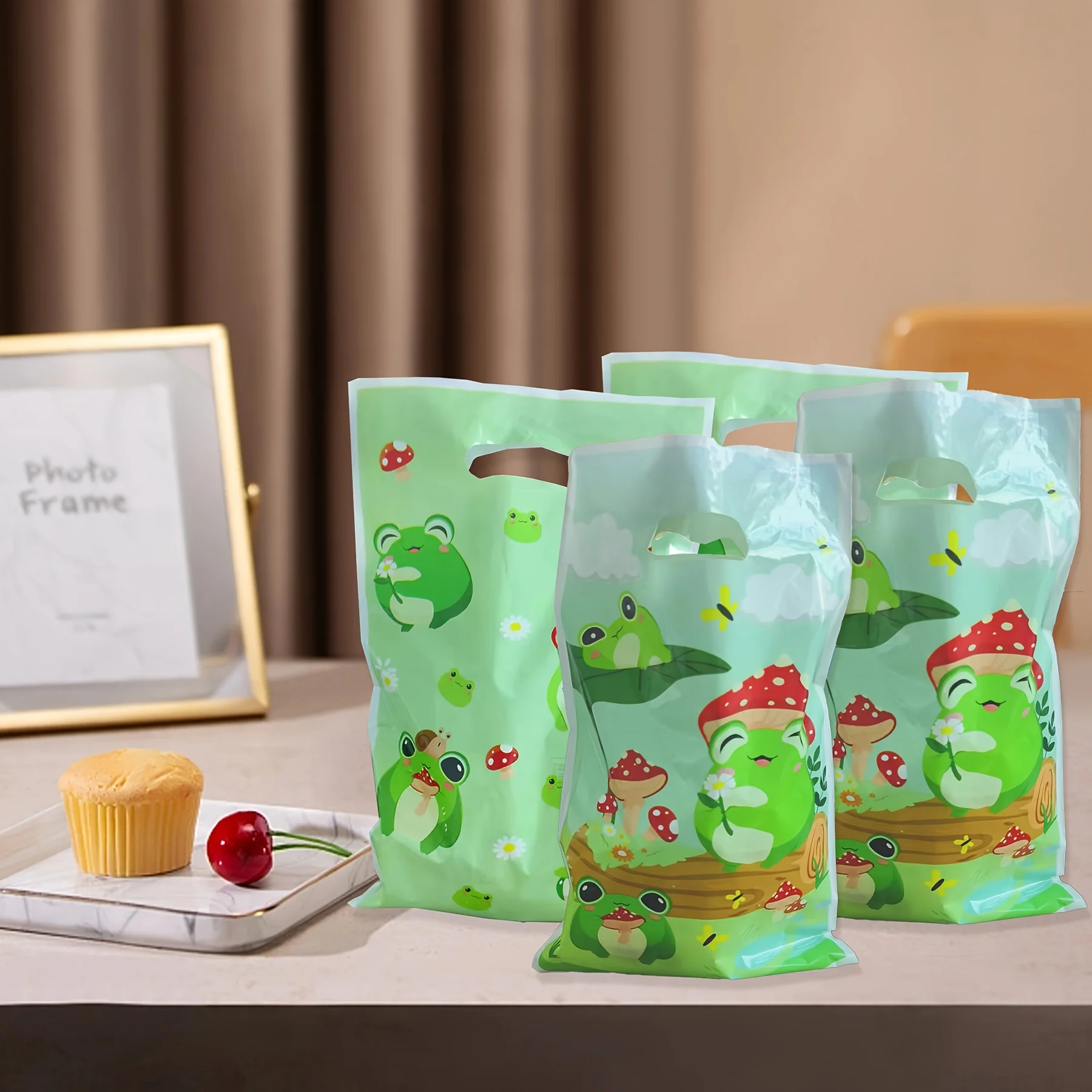 10-30 pieces of green frog and mushroom gift bags, party gift bags, birthday candy cake gift bags, holiday birthday wedding gift