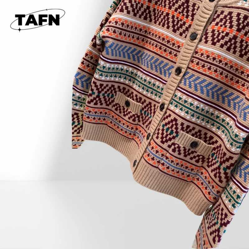 سترة كشمير كلاسيكية لعام 2025 - ملابس تريكو صوف 100% للأناقة غير الرسمية على الطراز العتيق دفء مريح للارتداء اليومي AJ1312