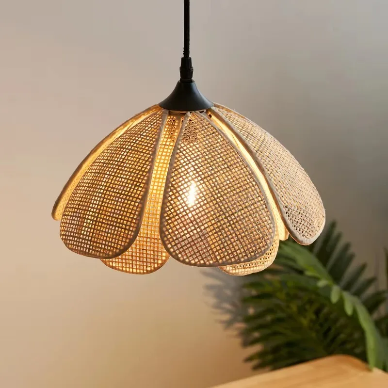 

Vine Weaving Art Restaurant Pendant Lamp Cozy Tea Room Living Room Bedroom Homestay Japanese Zen Style Hand Woven Petal Lamp