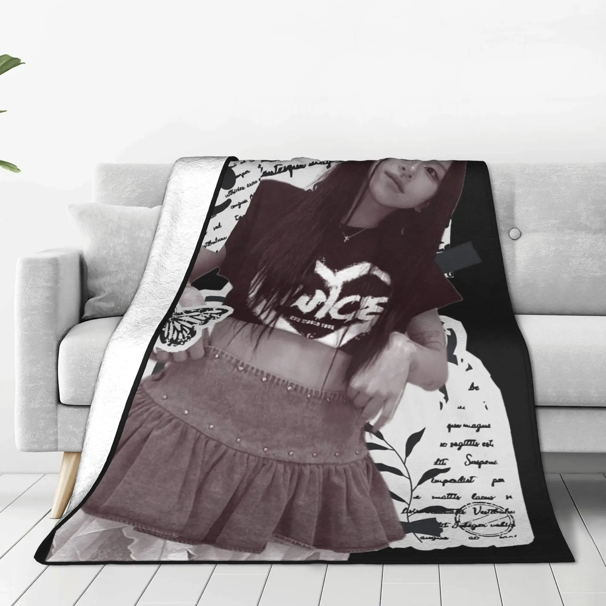 Twices Son Chaeyoung Knitted Blankets  Wool Throw Blanket Summer Air Conditioning Decoration Lightweight Bedspreads
