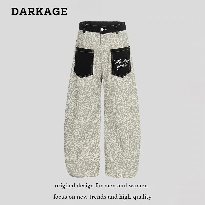

2026 New American Vintage Leopard Print Patch Pocket Jeans For Men Women Loose Street Style Wide Leg Curved Denim Trousers
