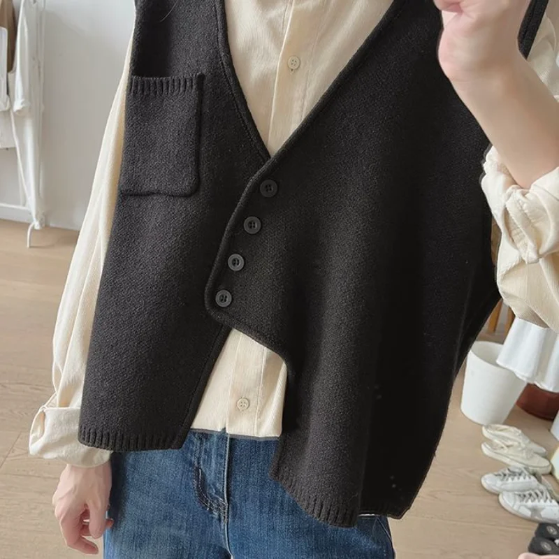Sleeveless Sweater Vests Women Knitted Loose Leisure Solid V-neck Simple Vintage Asymmetrical Designed Chic Fashion New Winter