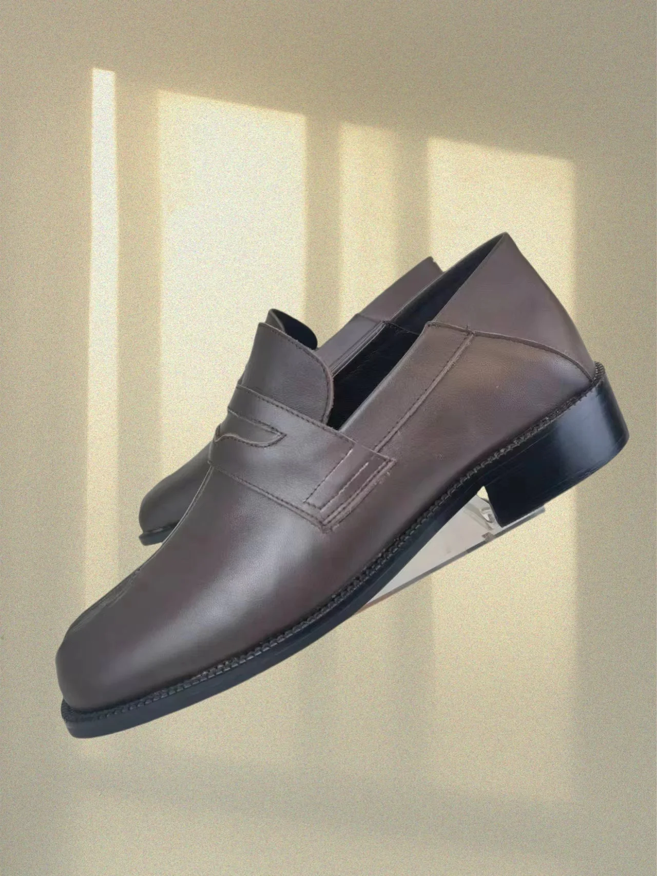 2025 New Retro Brown Men's Leather Shoes Split Toe Design Low Heel Slip-On Office Banquet Wedding Men Large Size Dress Shoes