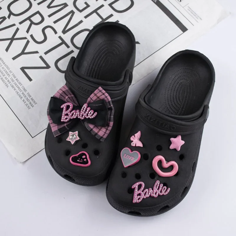 MINISO Papillon 3D Barbie Decorazione di scarpe Ciondoli Simpatiche decorazioni staccabili per zoccoli e sandali Regali di Natale in PVC durevoli Bomboniere