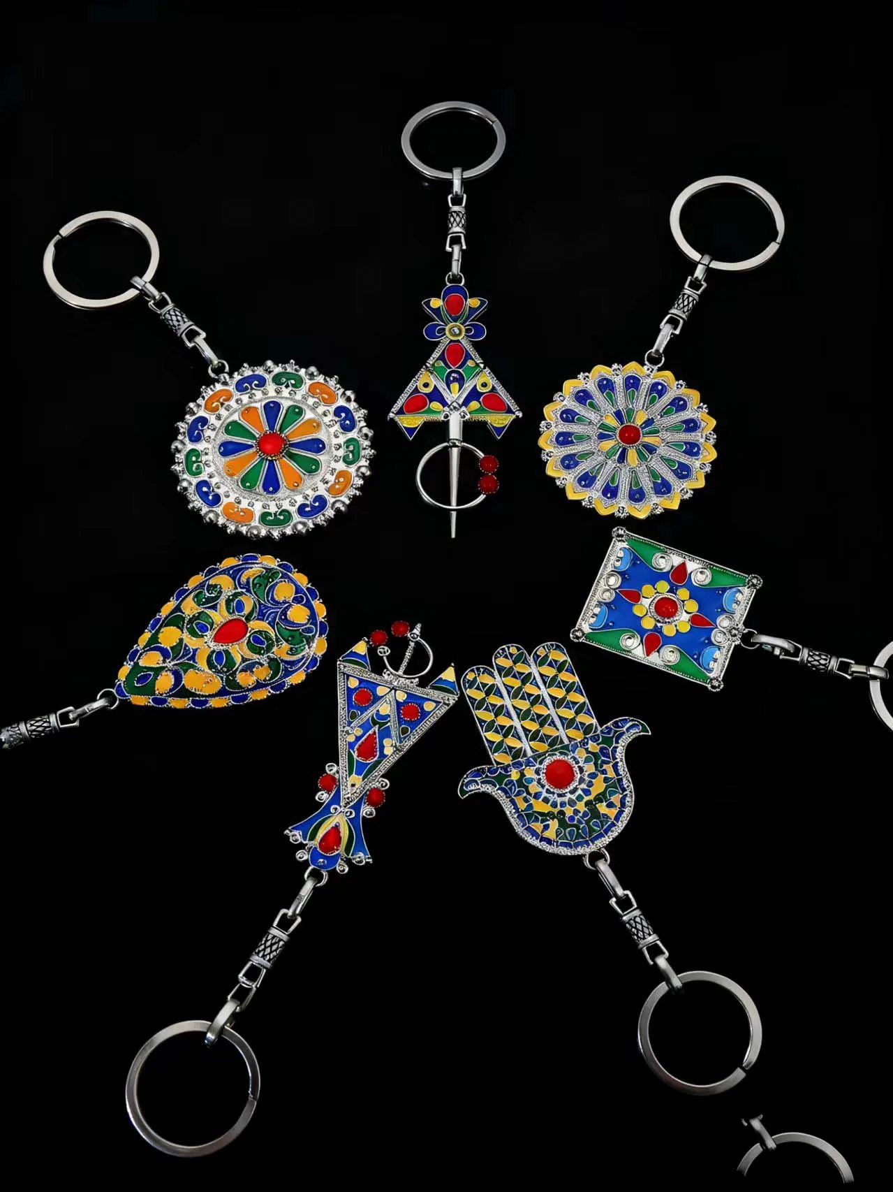 Silver Kabyle Jewelry Keychain with Enamel Pattern Design