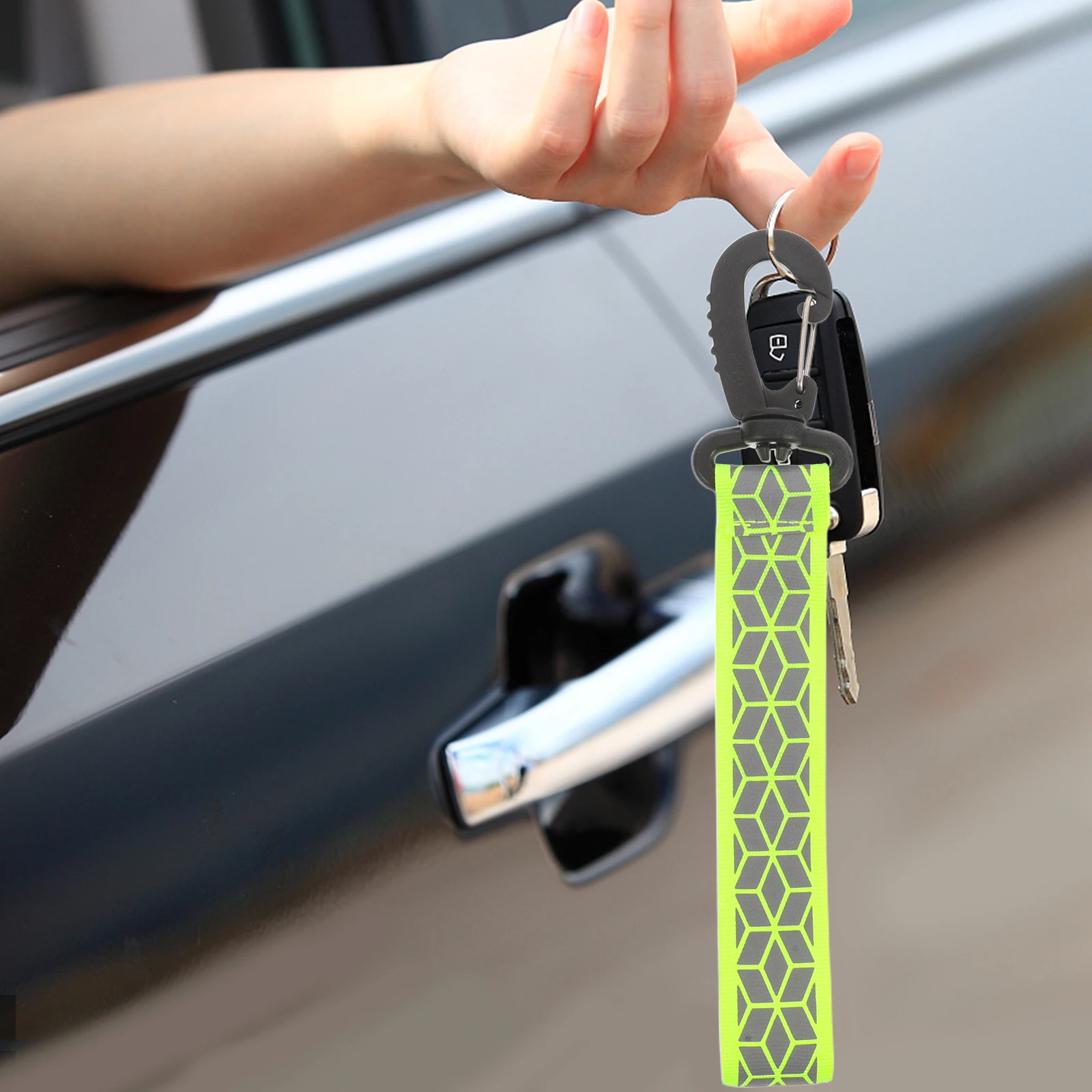 

6PCS Reflective Pendant nament for Backpack Safety Key Chains Cycling Gear Hooks Strips Reflector Stylish Durability Enhanced