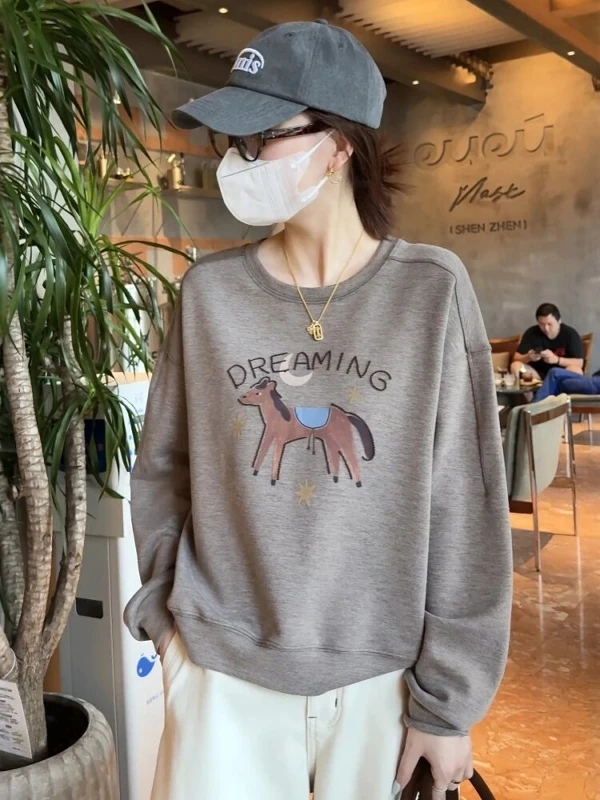 

Корейский свитшот с круглым вырезом и длинными рукавами для женщин больших размеров, повседневный, универсальный, стройнящий топ, модный, весна 2026, свободный крой